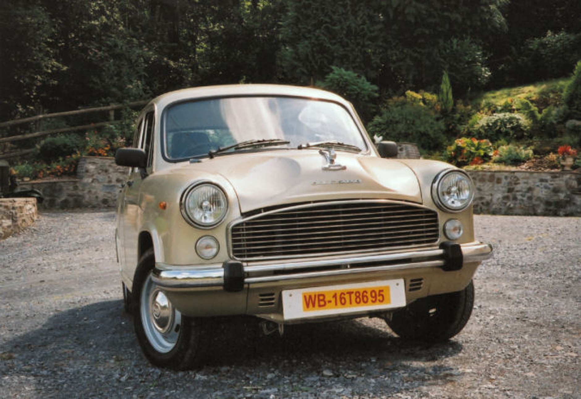 Czym wozili premiera Tuska w Indiach?