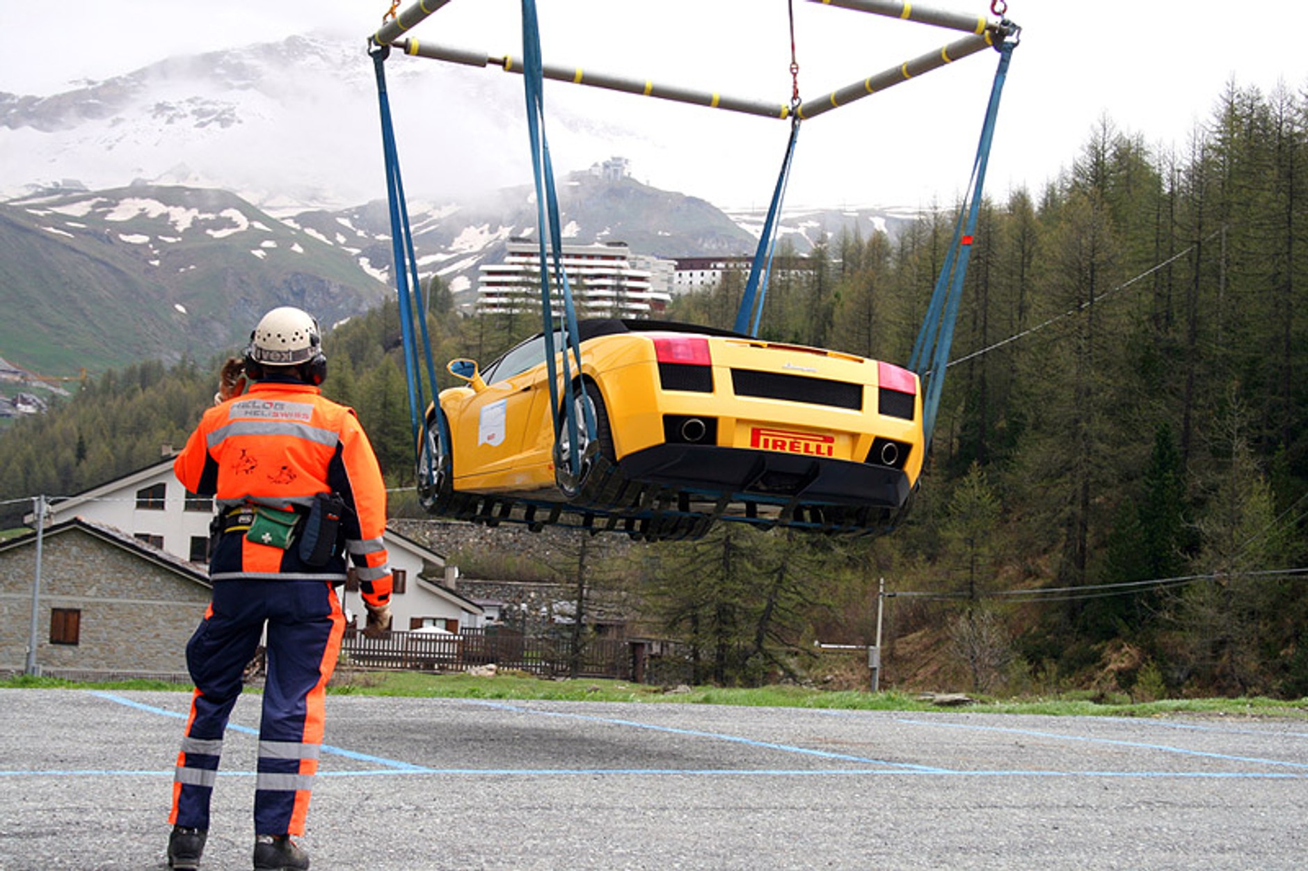 Pirelli Sottozero 2 pod Matterhorn, czyli jak zaprezentować zimowe opony latem