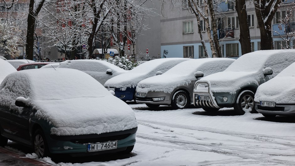 Co grozi za rozgrzewanie silnika na postoju? Wielu o tym nie wie
