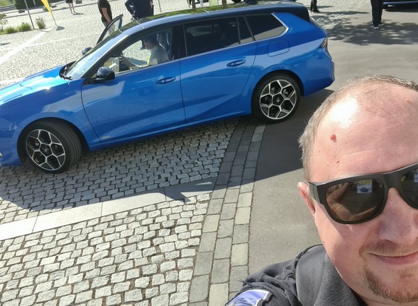 Ruszamy na pierwsze jazdy nowym Oplem Astrą Sports Tourer.