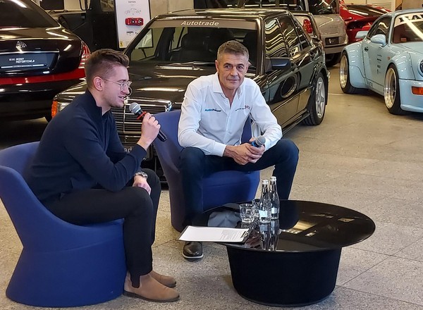 Krzysztof Hołowczyc o przygotowaniach do Dakaru. Pokazał swoje stare Subaru