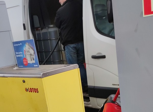 Właściciele małych stacji kupują paliwo… na stacjach konkurencji. Taniej niż w hurcie!