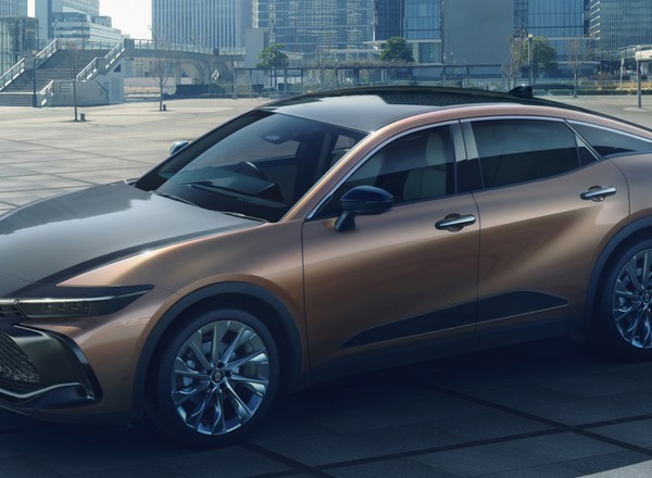 Po 67 latach powraca Toyota Crown. Czy trafi także do Polski?