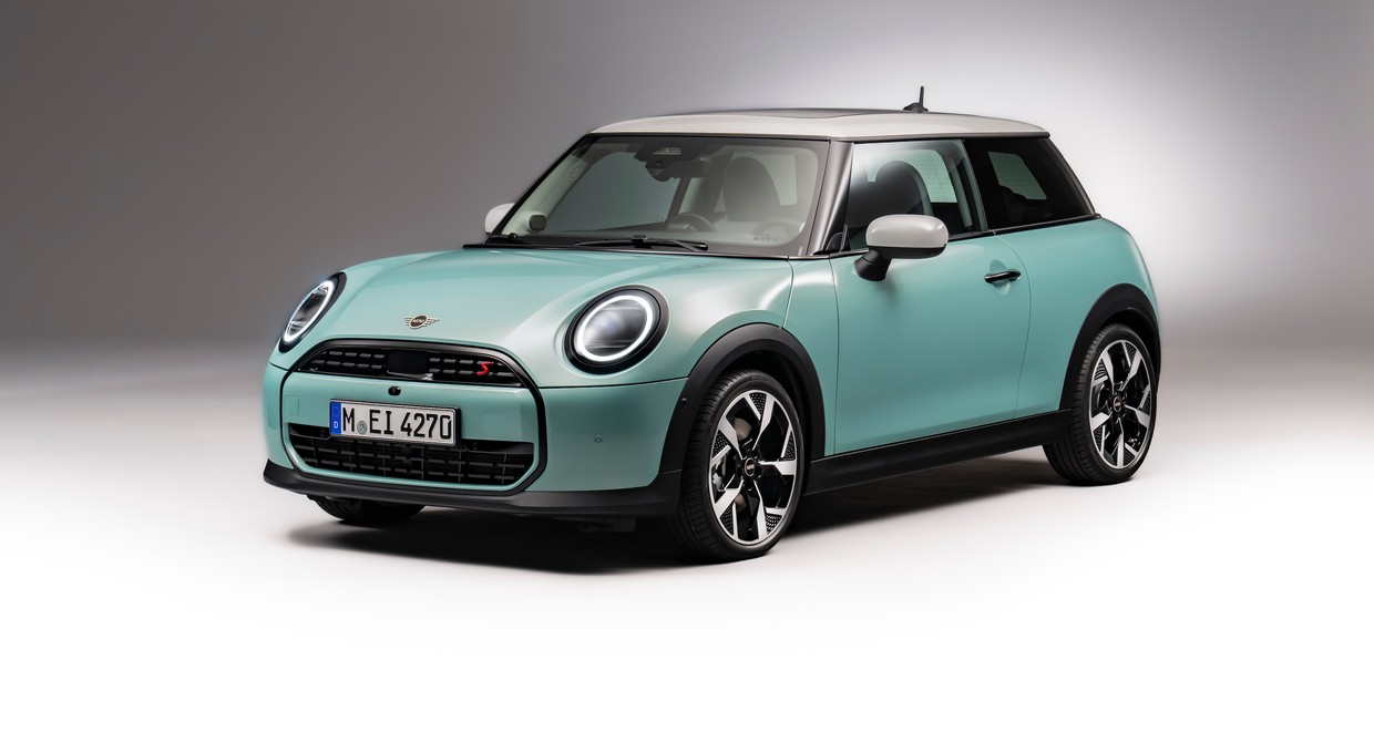 Nowe MINI nie będzie tylko elektryczne. Oto spalinowe wersje Cooper C i Cooper S