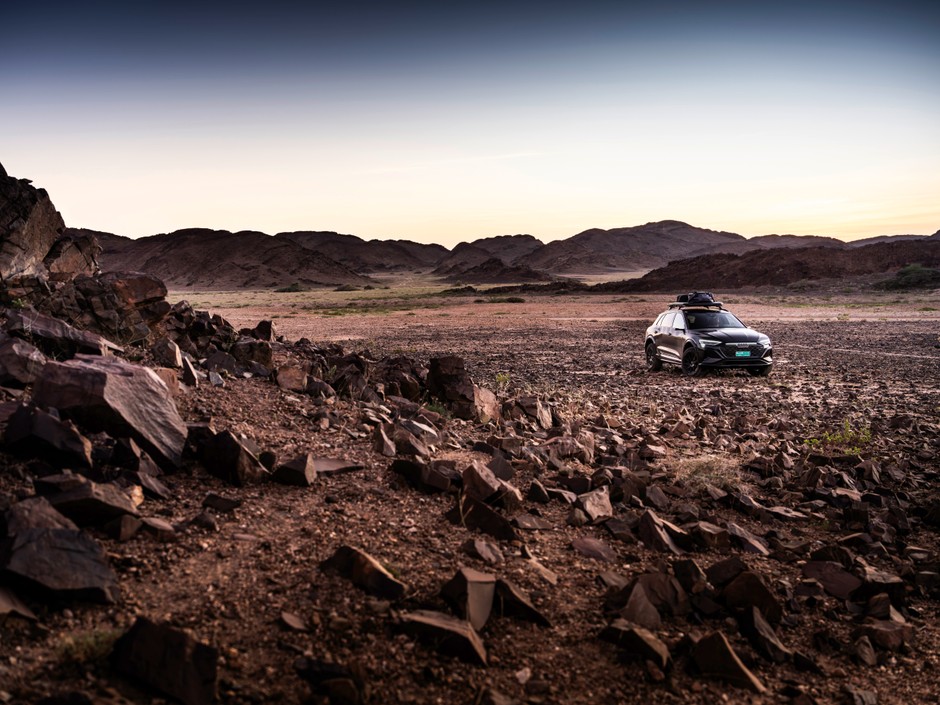 Audi Q8 e-tron edition Dakar