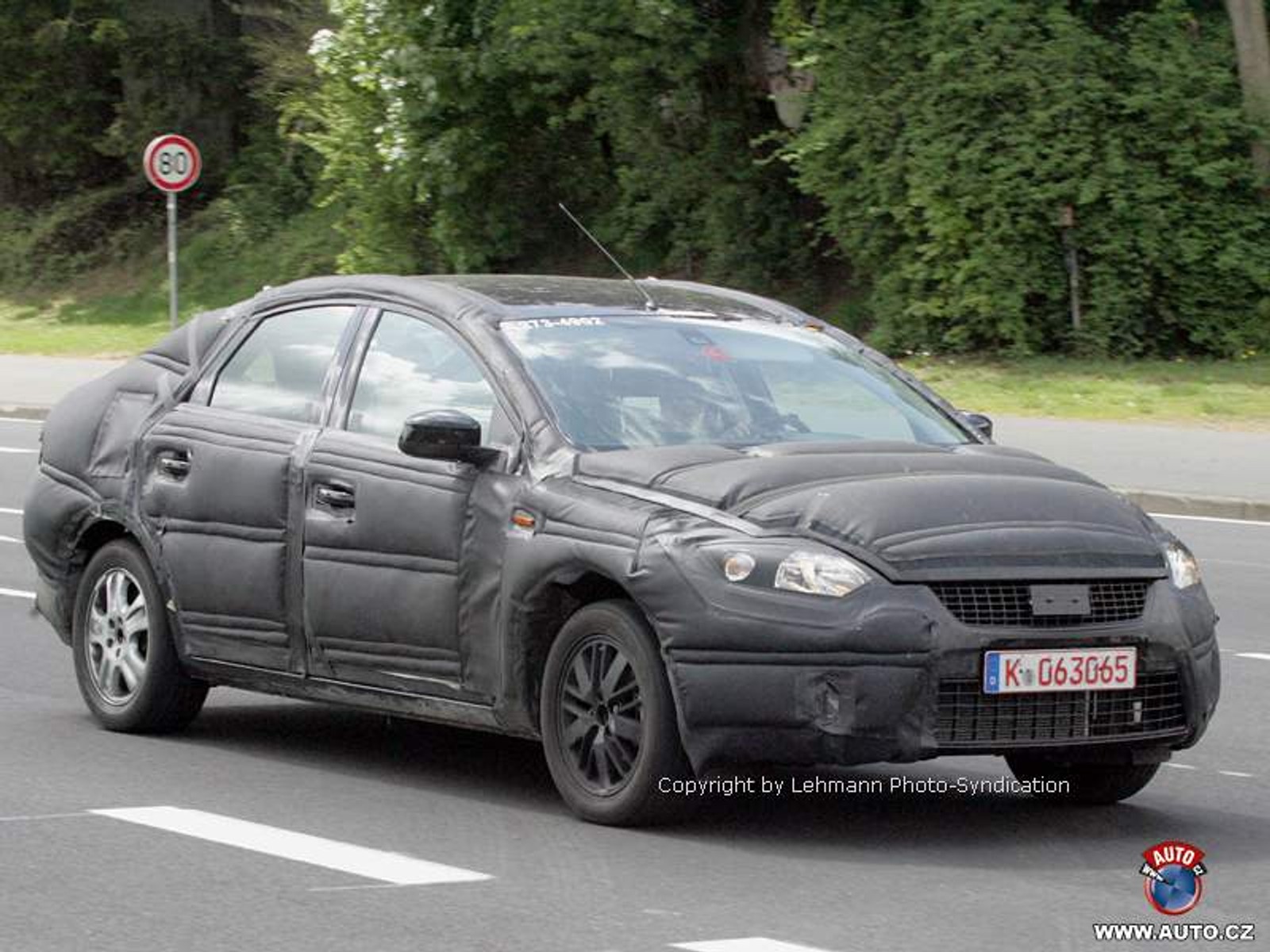Zdjęcia szpiegowskie: nowy Ford Mondeo