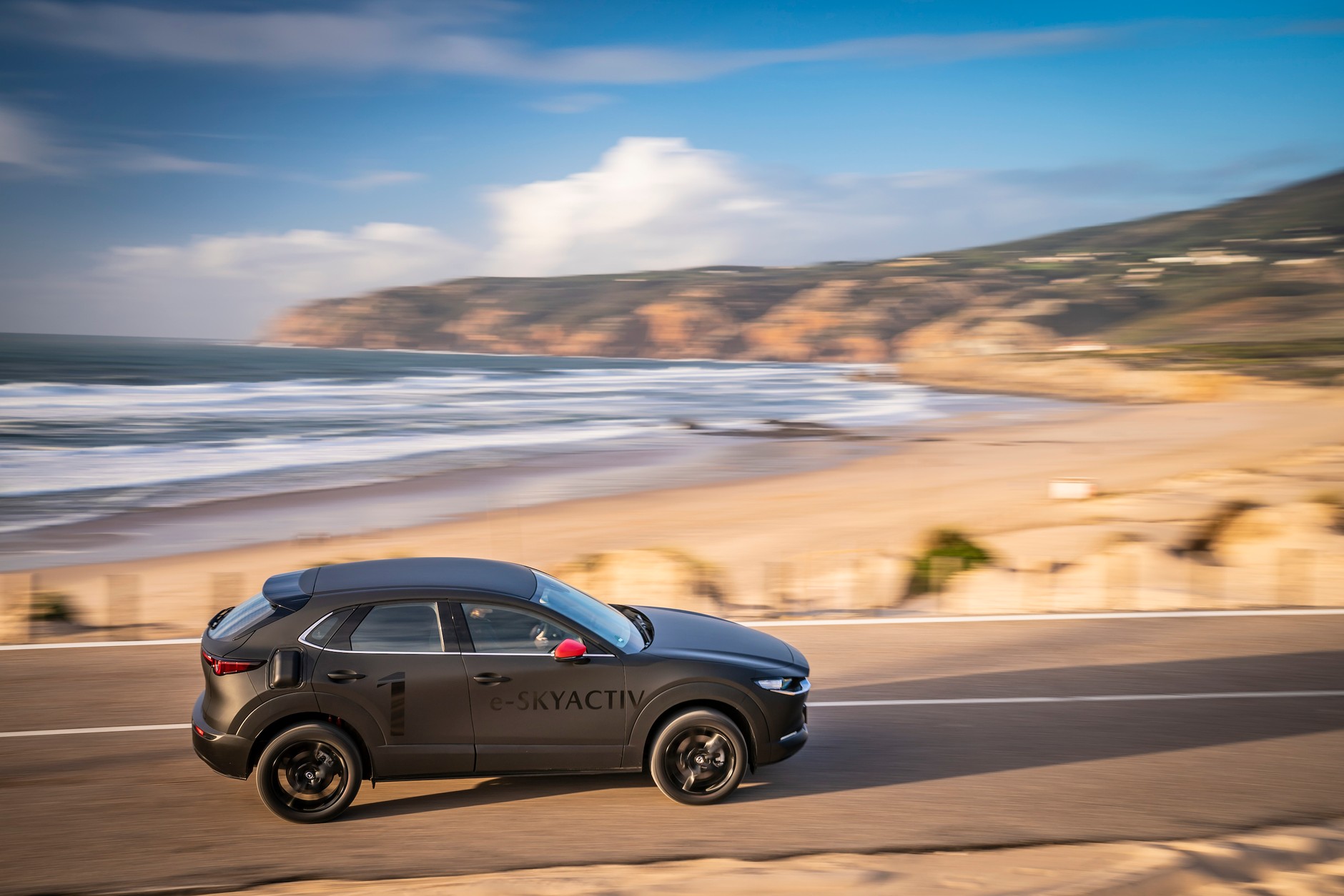 Jeżdżący prototyp Mazdy MX-30