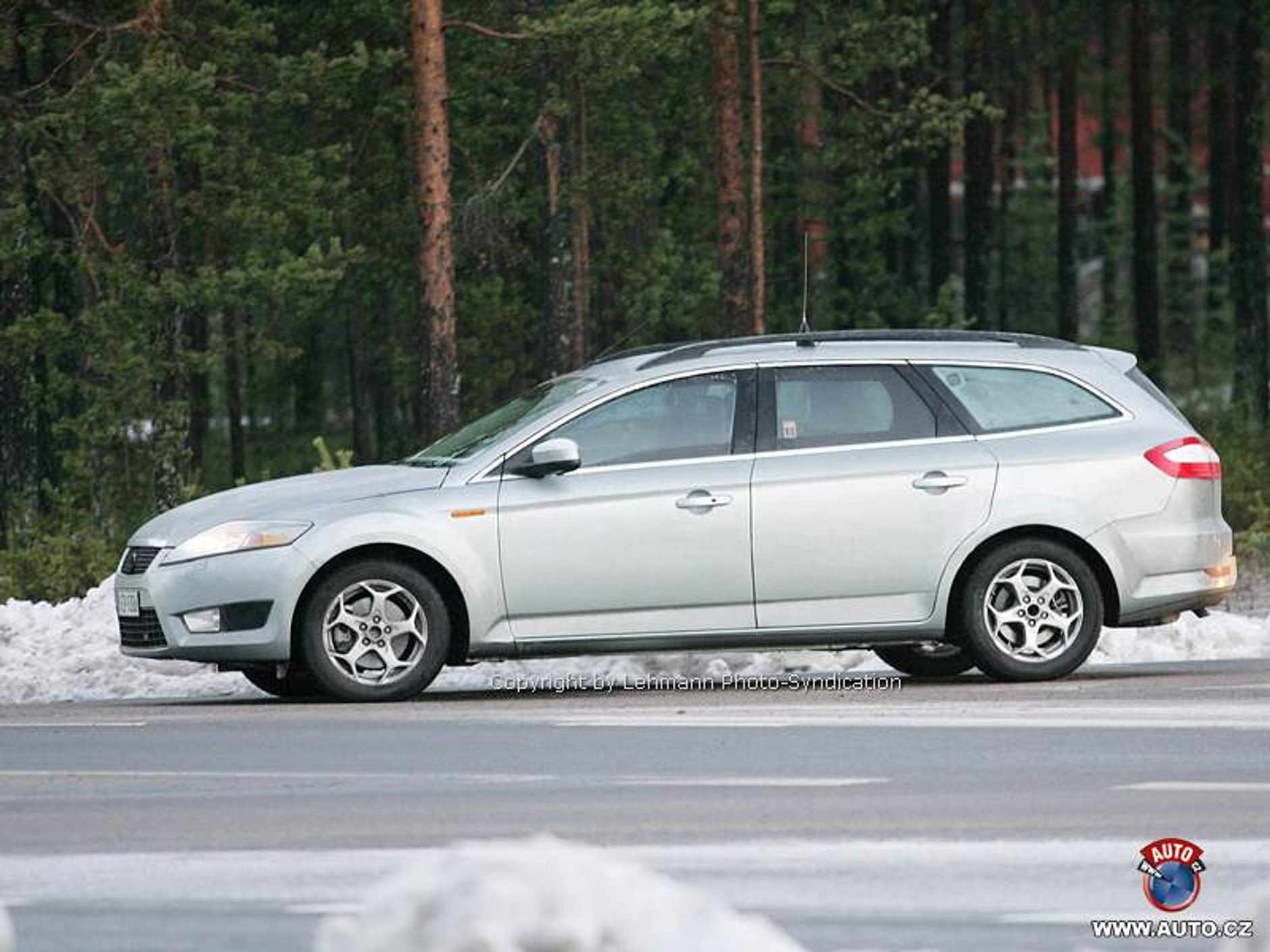Zdjęcia szpiegowskie: Ford Mondeo kombi (zimowe testy w Skandynawii)