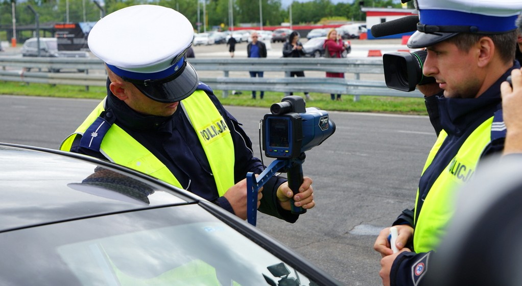 Kujawsko-pomorscy policjanci otrzymali laserowe mierniki prędkości