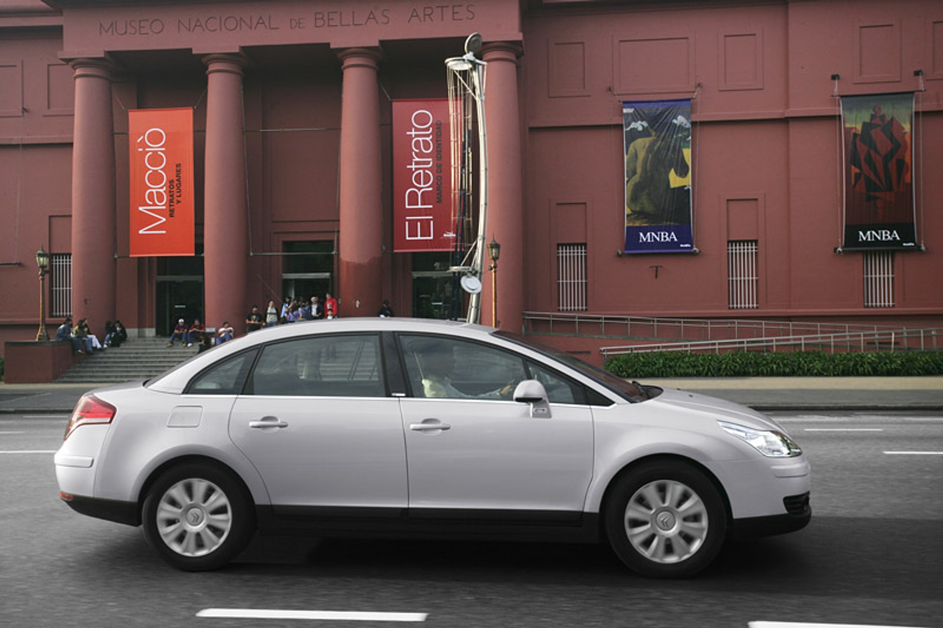 Citroen C4 Sedan: chiński atak