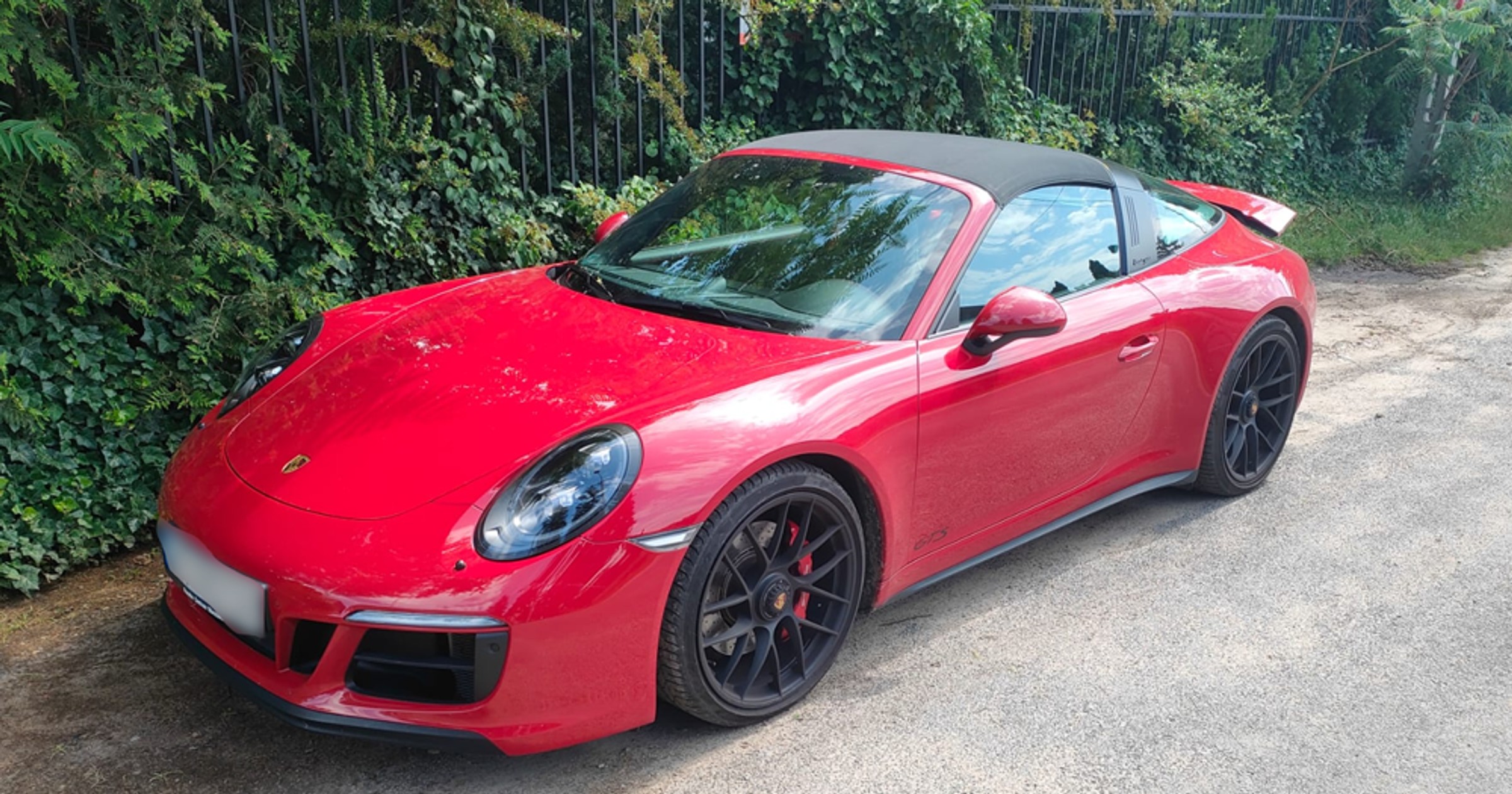 Odzyskane Porsche 911 Targa 4 GTS