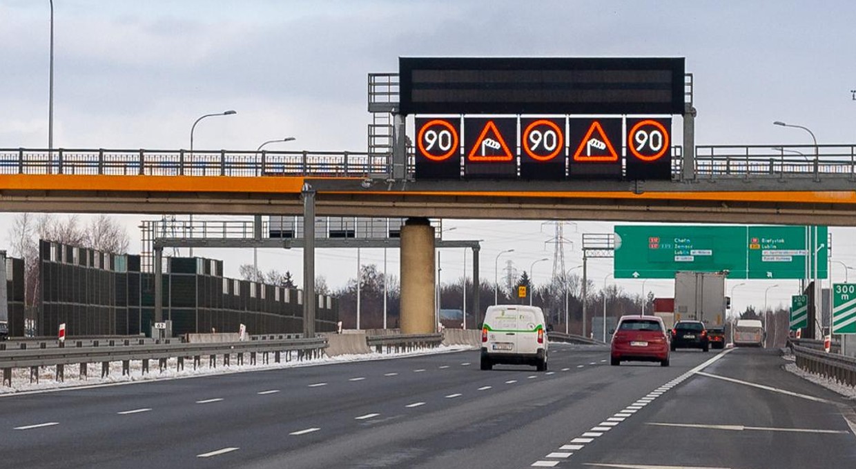 Co oznacza czerwony "X" nad drogą? Te znaki są równie ważne, co tradycyjne