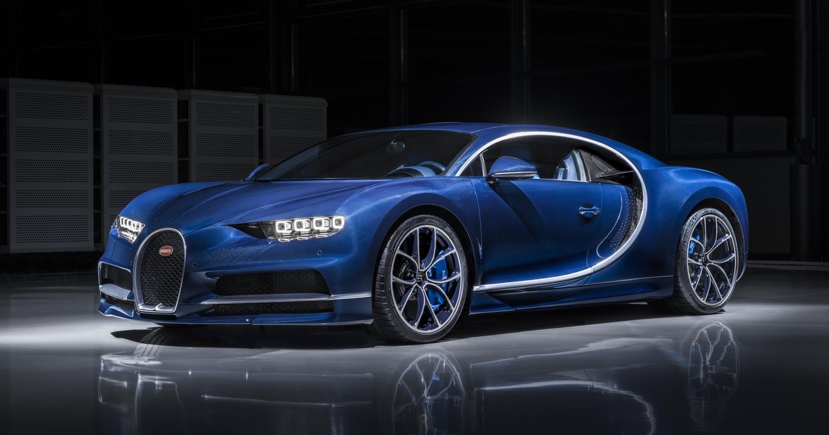 Bugatti Chiron w malowaniu Blue Royal Carbon