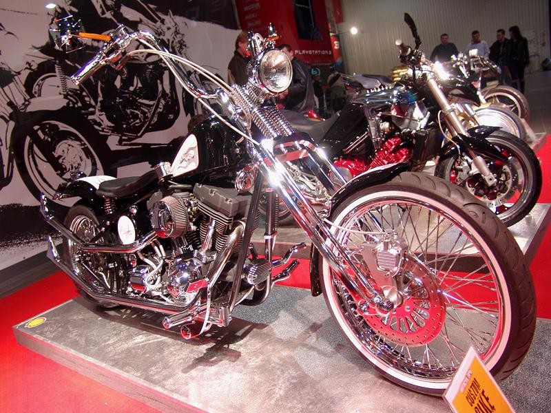 MOTOCYKL-EXPO 2007: cudowne maszyny i piękne dziewczyny (fotogaleria)