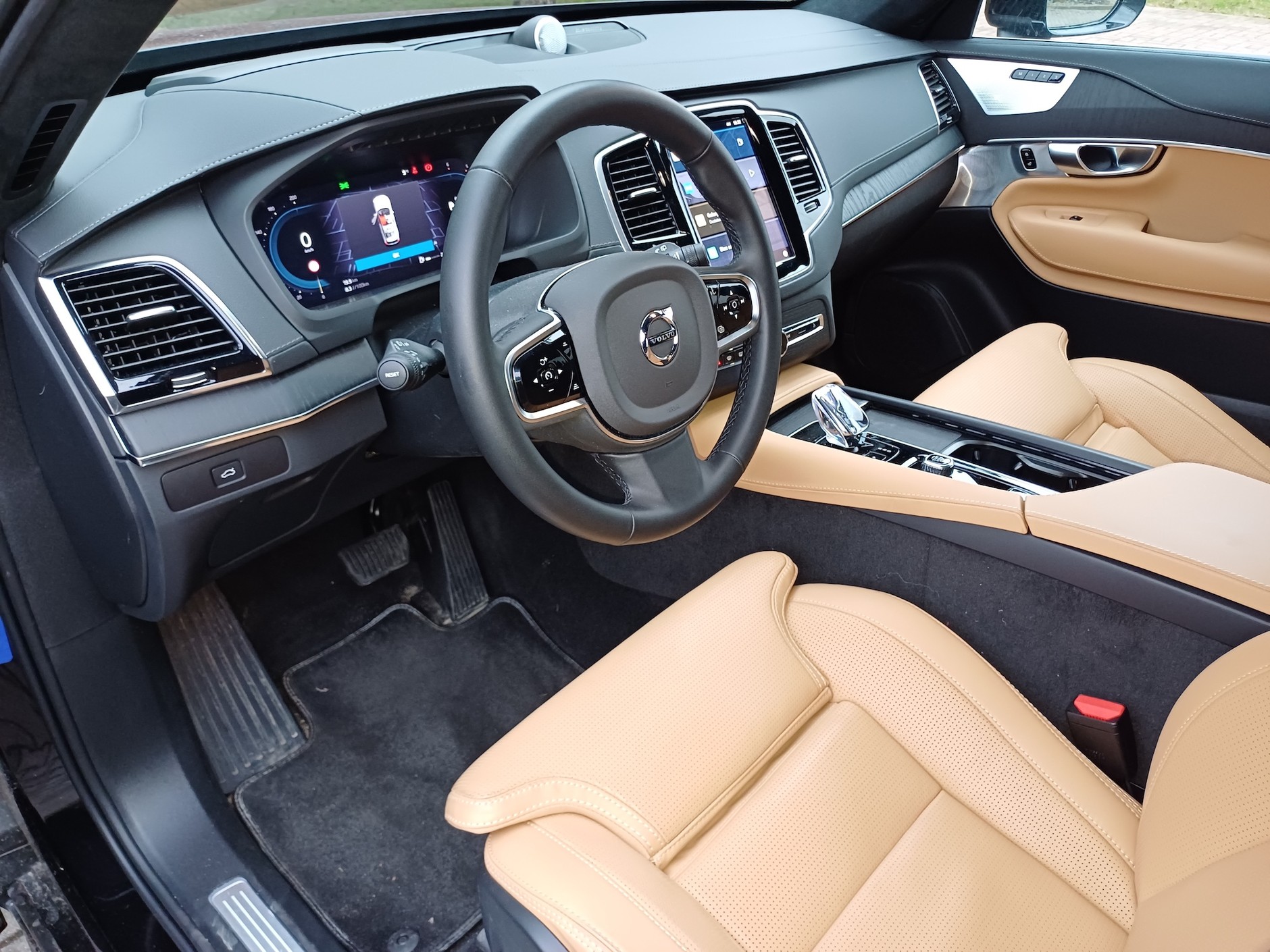 Volvo XC90 B5