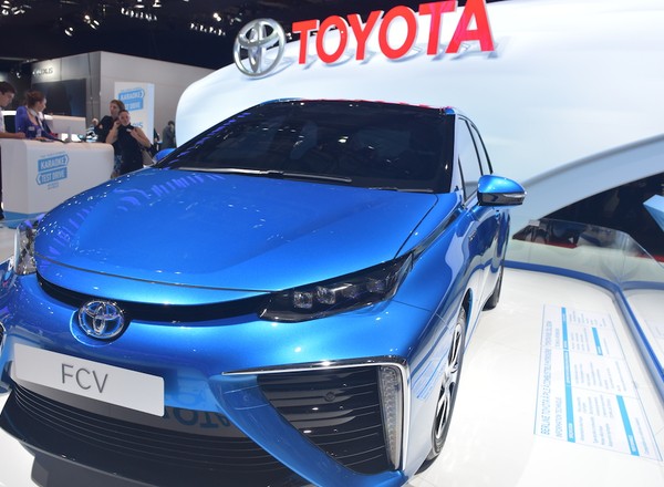 Paryż 2014: wodorowa Toyota gotowa do jazdy