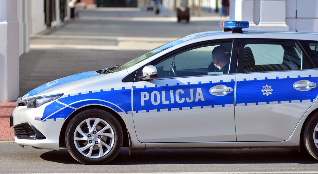 Policjanci pomogli rodzącej pasażerce Hondy dostać się do szpitala