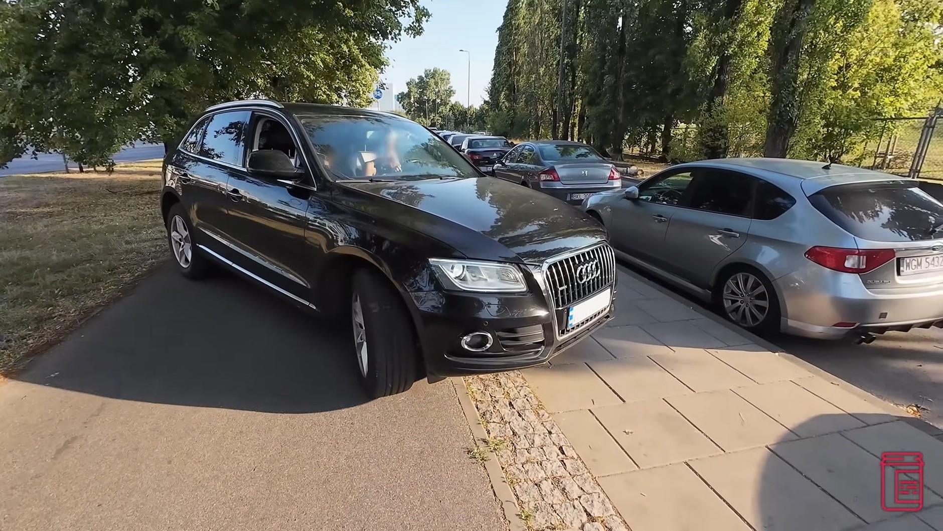 Za jazdę wzdłuż po chodniku przysługuje mandat w wysokości 1,5 tys. zł