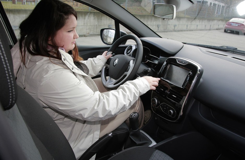 Auto Świat Test Team: czytelnicy testują Peugeota 208 i Renault Clio