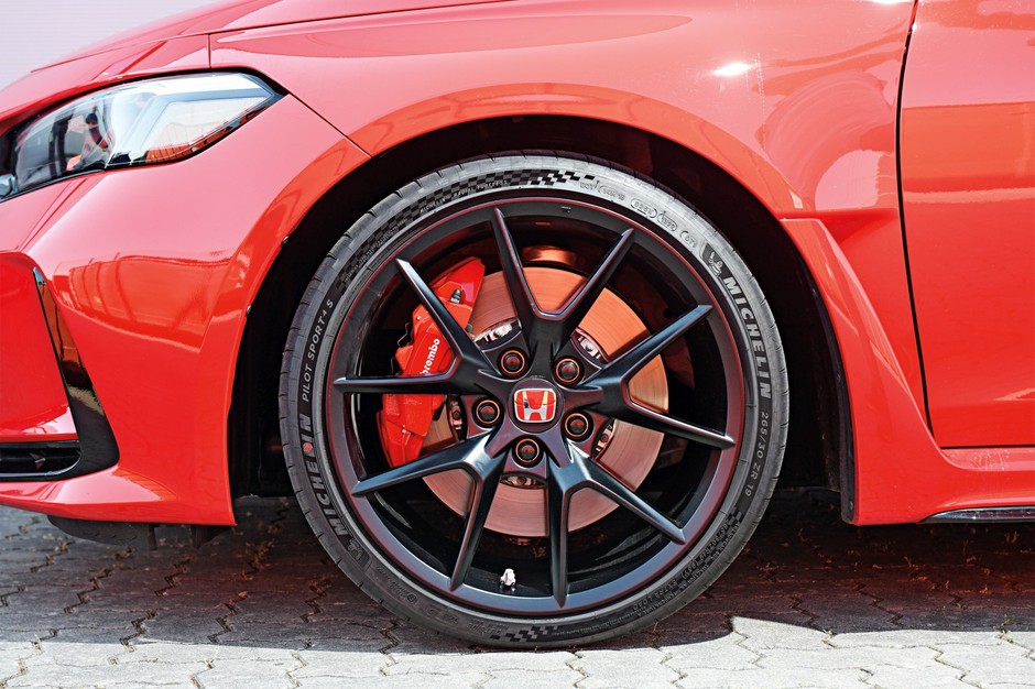 Honda Civic Type R kontra Volkswagen Golf R Performance