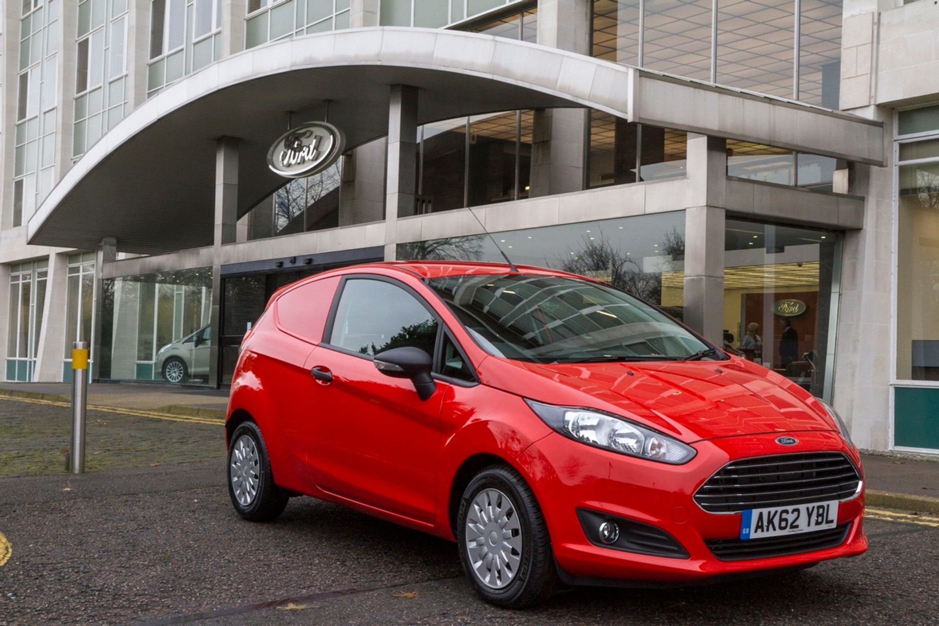 Nowy Ford Fiesta Van
