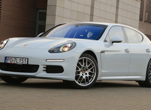 Porsche Panamera 4 Edition - Więcej za mniej