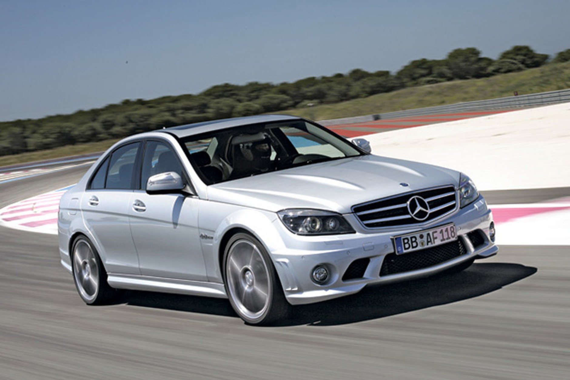 Oto najmniej i najbardziej paliwożerne samochody!