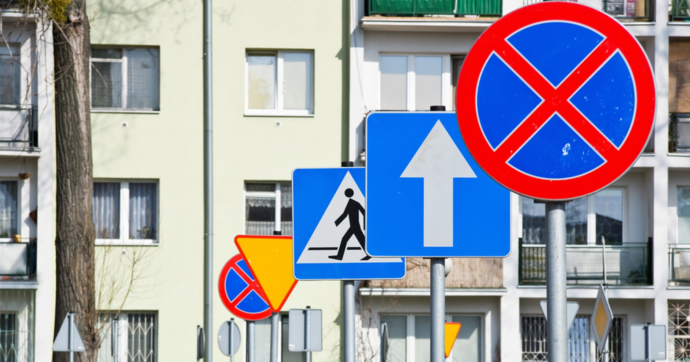 Tysiące znaków drogowych wkrótce znikną