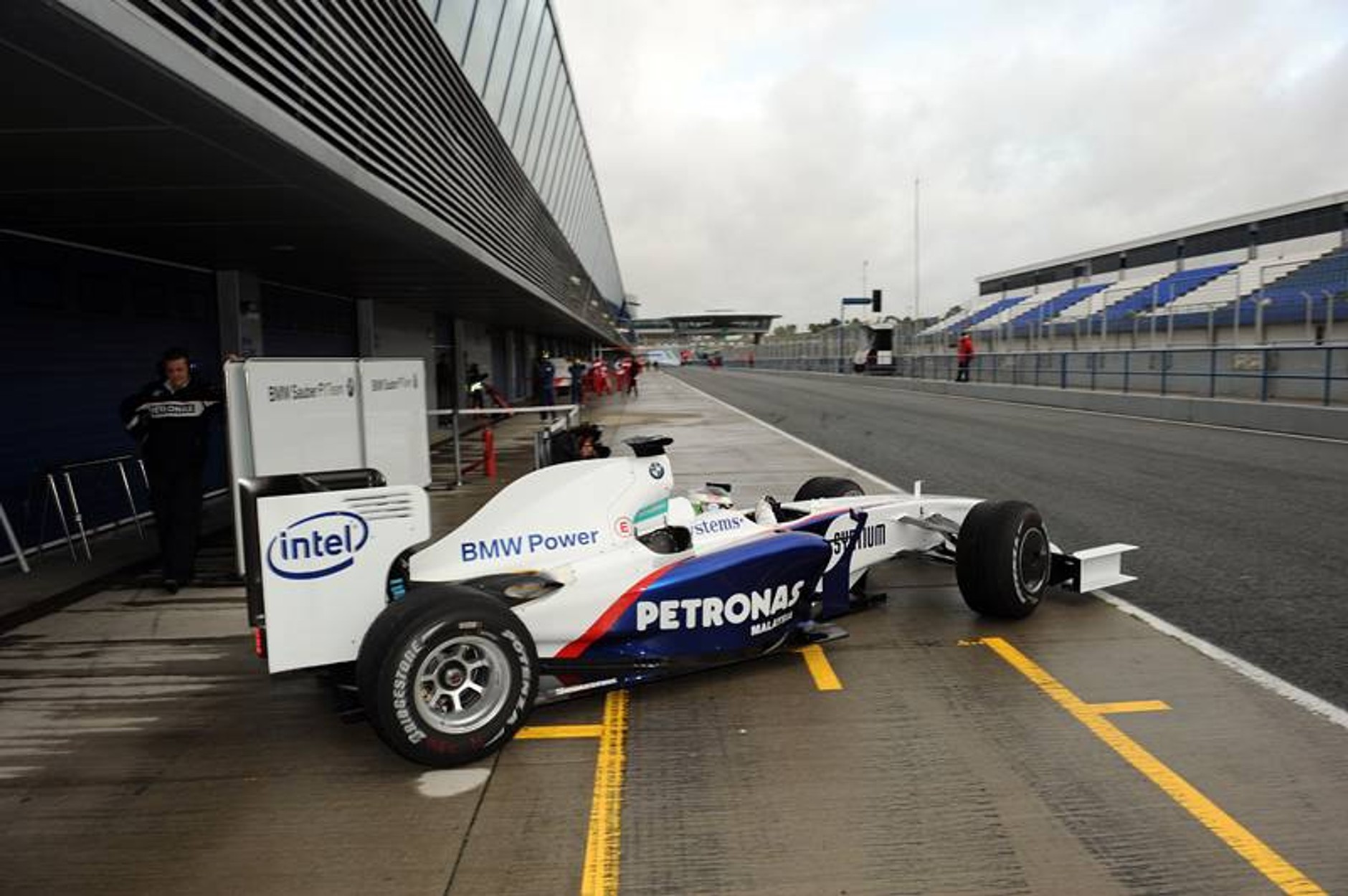 Formuła 1: fotogaleria z testów przed sezonem 2009