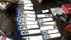 Bracia kradli auta, części sprzedawali na złomowiskach. Wpadli przez lawetę