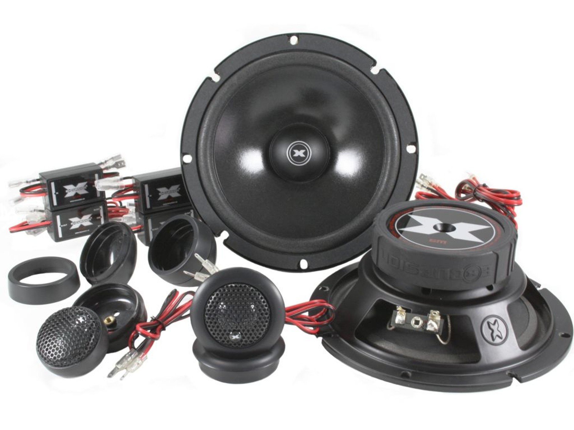 Excursion SX 6C czyli niedrogi dwudrożny komplet w popularnym rozmiarze wooferów: 6,5 cala. Pasuje zatem do wielu samochodów jakie można spotkać na drogach.