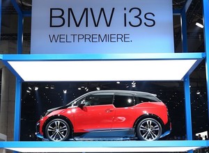 BMW i3 po face liftingu: debiut we Frankfurcie