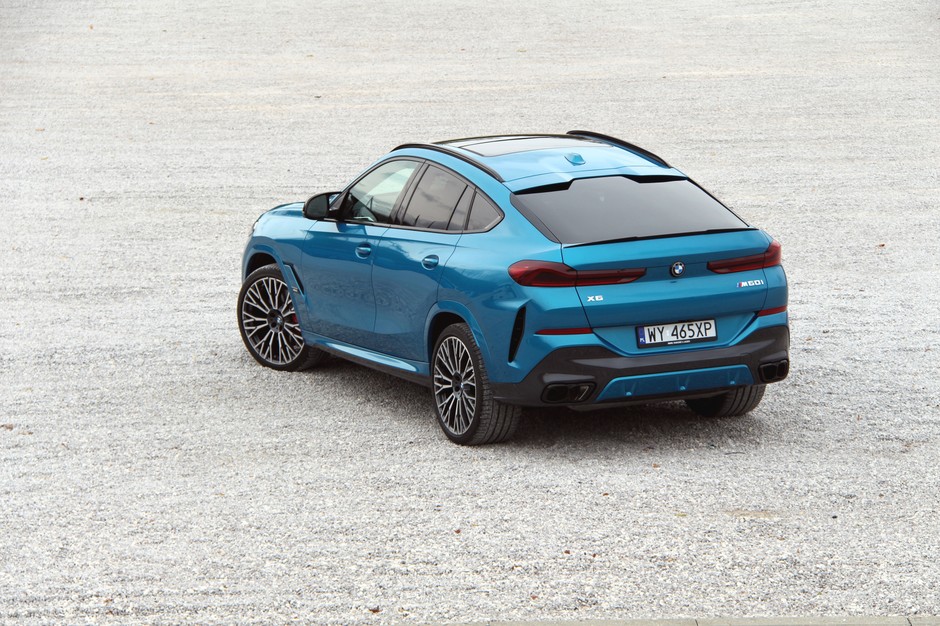 BMW X6 M60i