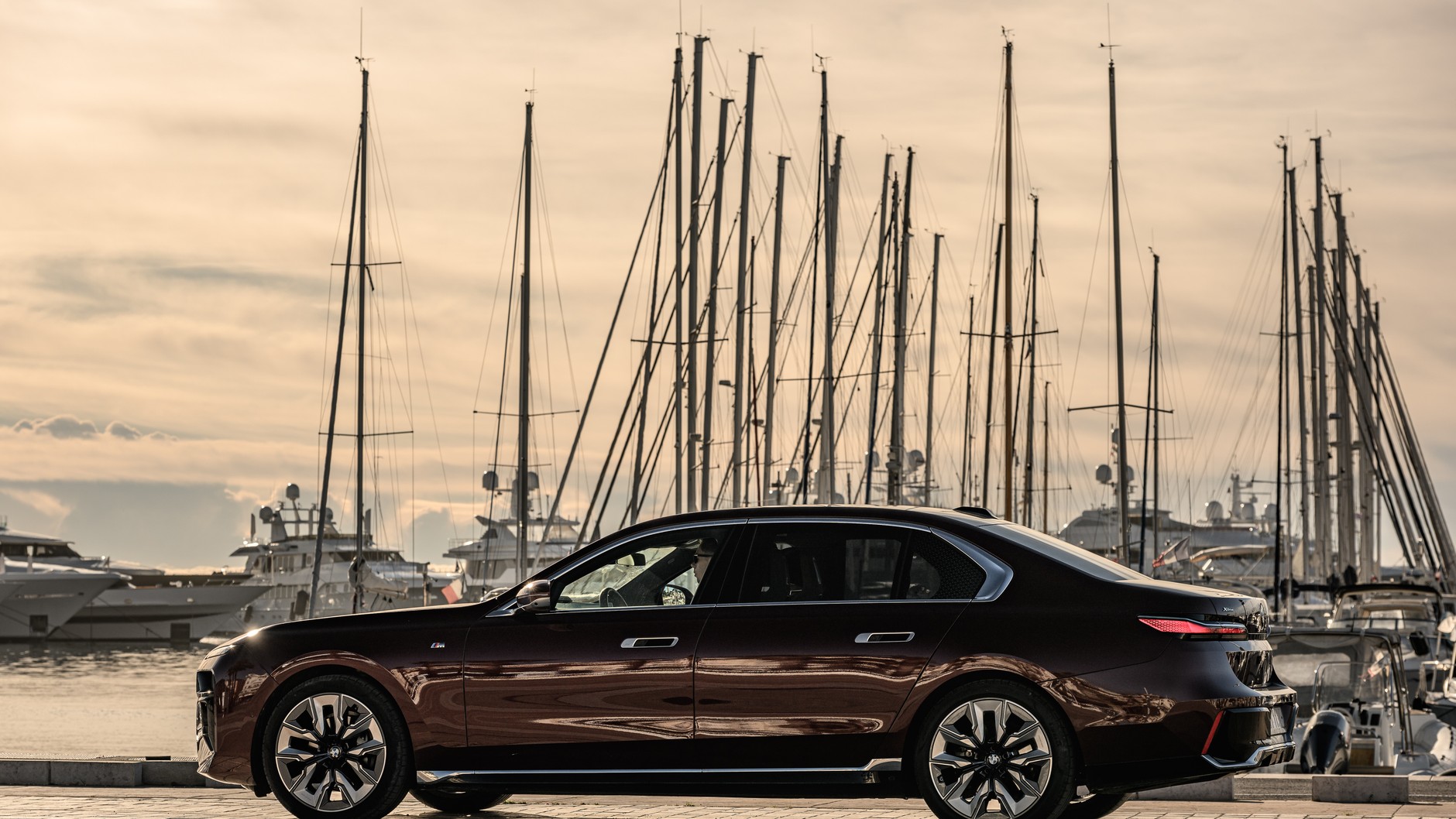 BMW serii 7 (siódma generacja; G70)