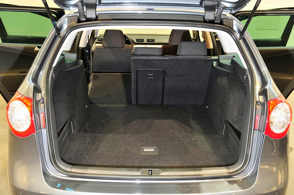 Porównanie: Ford Mondeo Kombi, Honda Accord Tourer, Škoda Superb Combi, Toyota Avensis Wagon i Volkswagen Passat  Variant