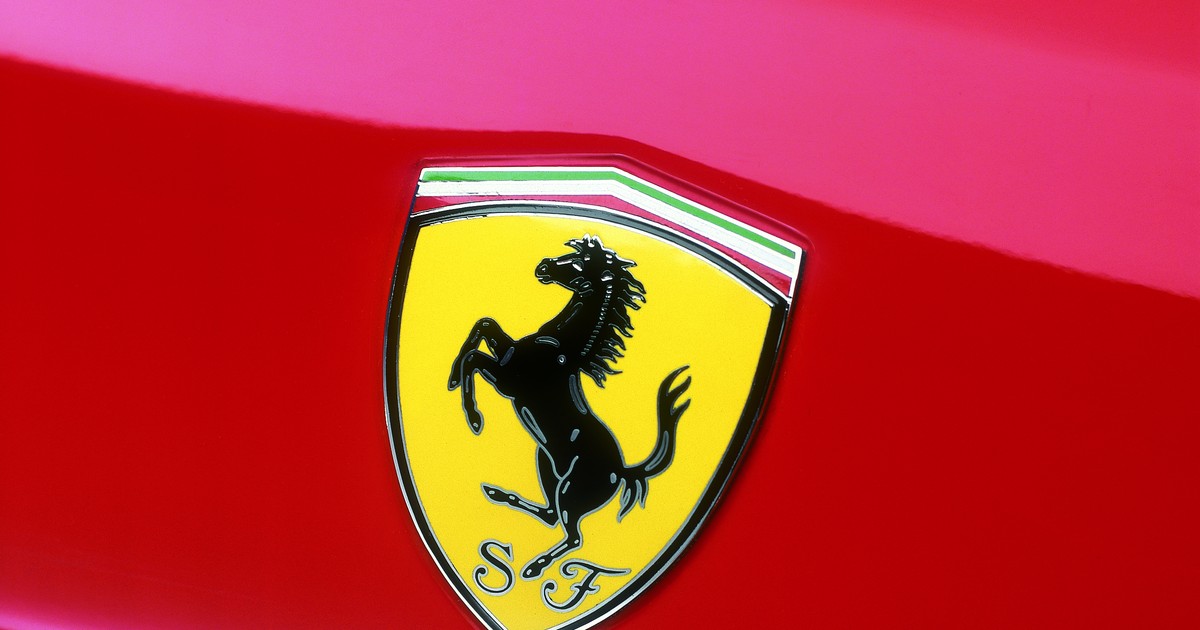 Historia czarnego konia, czyli jak powstało logo Ferrari
