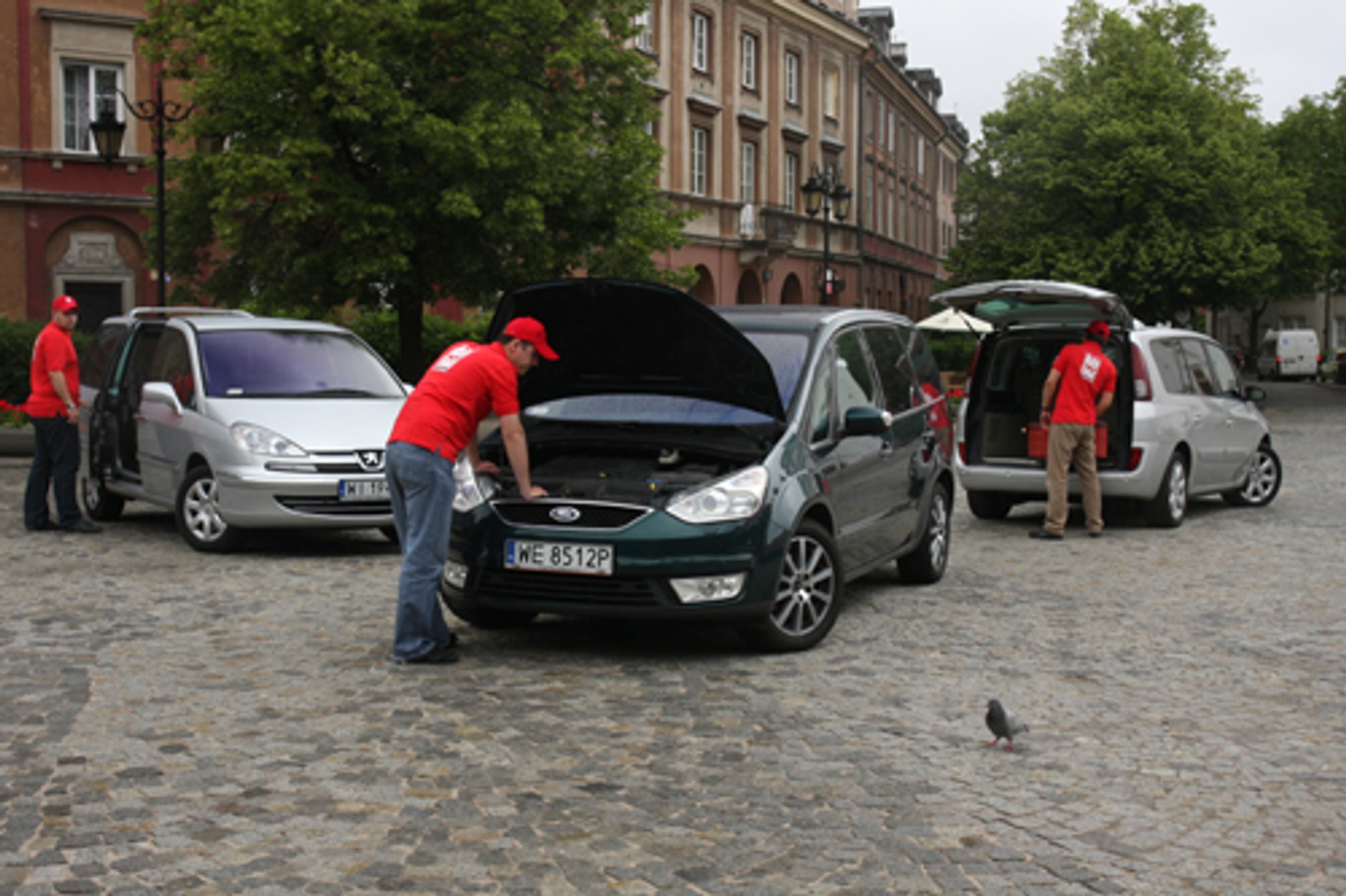 Ford Galaxy kontra Renault Grand Espace i Peugeot 807: Megavan kontra weterani