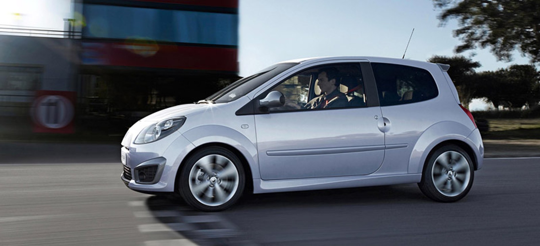 Renault Twingo RS (98 kW): najbardziej dostępny model sportowy w cenie od 15 600 euro