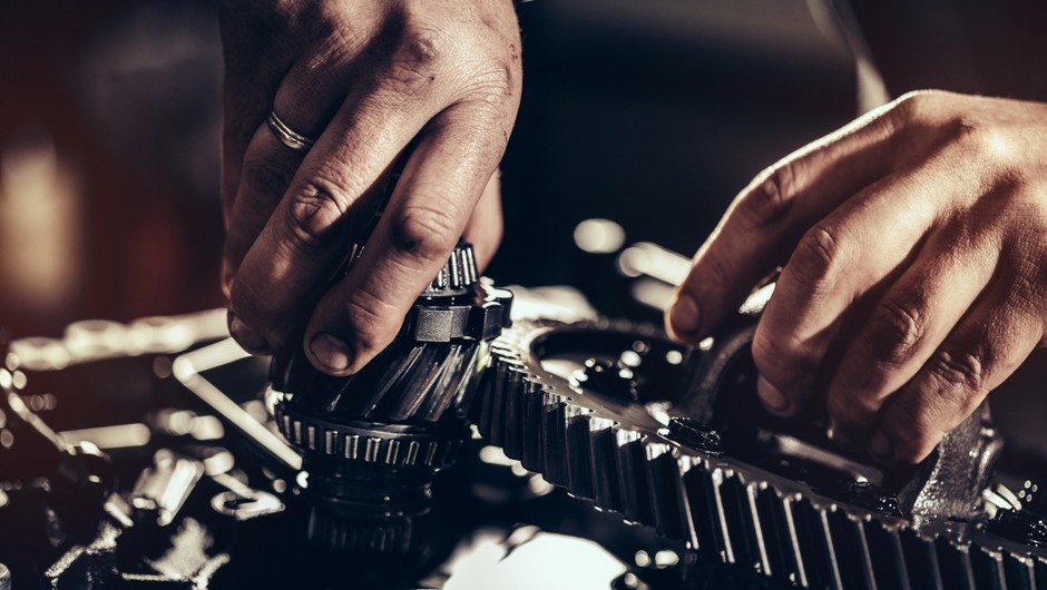 W ramach Akademii Części OTOMOTO razem z mechanikiem Markiem Mozgą podpowiadamy, jak nie wydawać majątku na części zamienne.