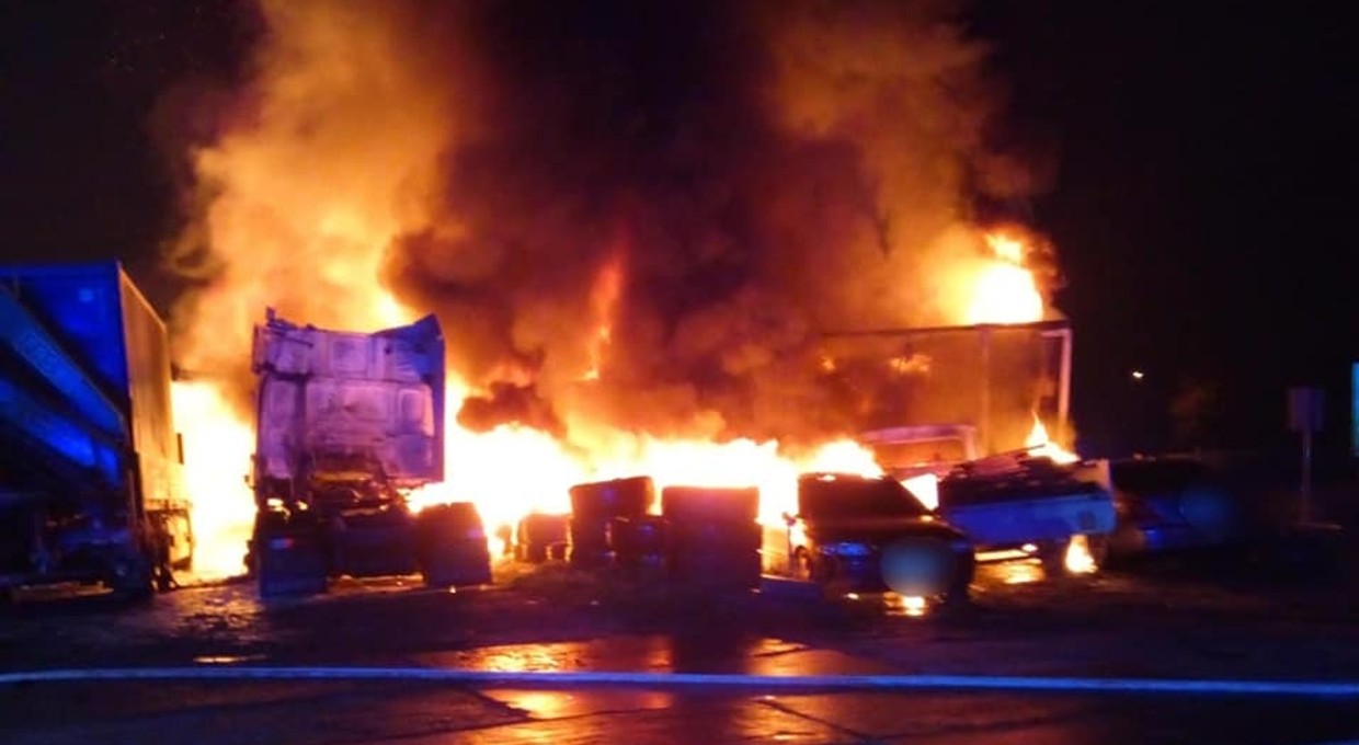W Rusocinie spłonęło 16 pojazdów. Straty są gigantyczne
