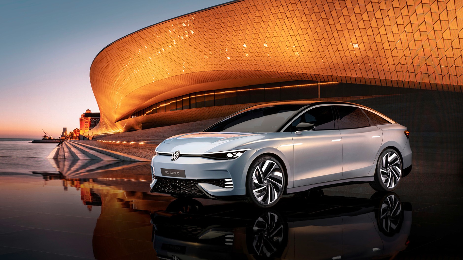 Volkswagen ID.Aero to zapowiedź elektrycznego odpowiednika Passata – Volkswagena ID.7, w pierwszej kolejności dla Chin. Wersja na Europę zostanie pokazana w 2023 r.