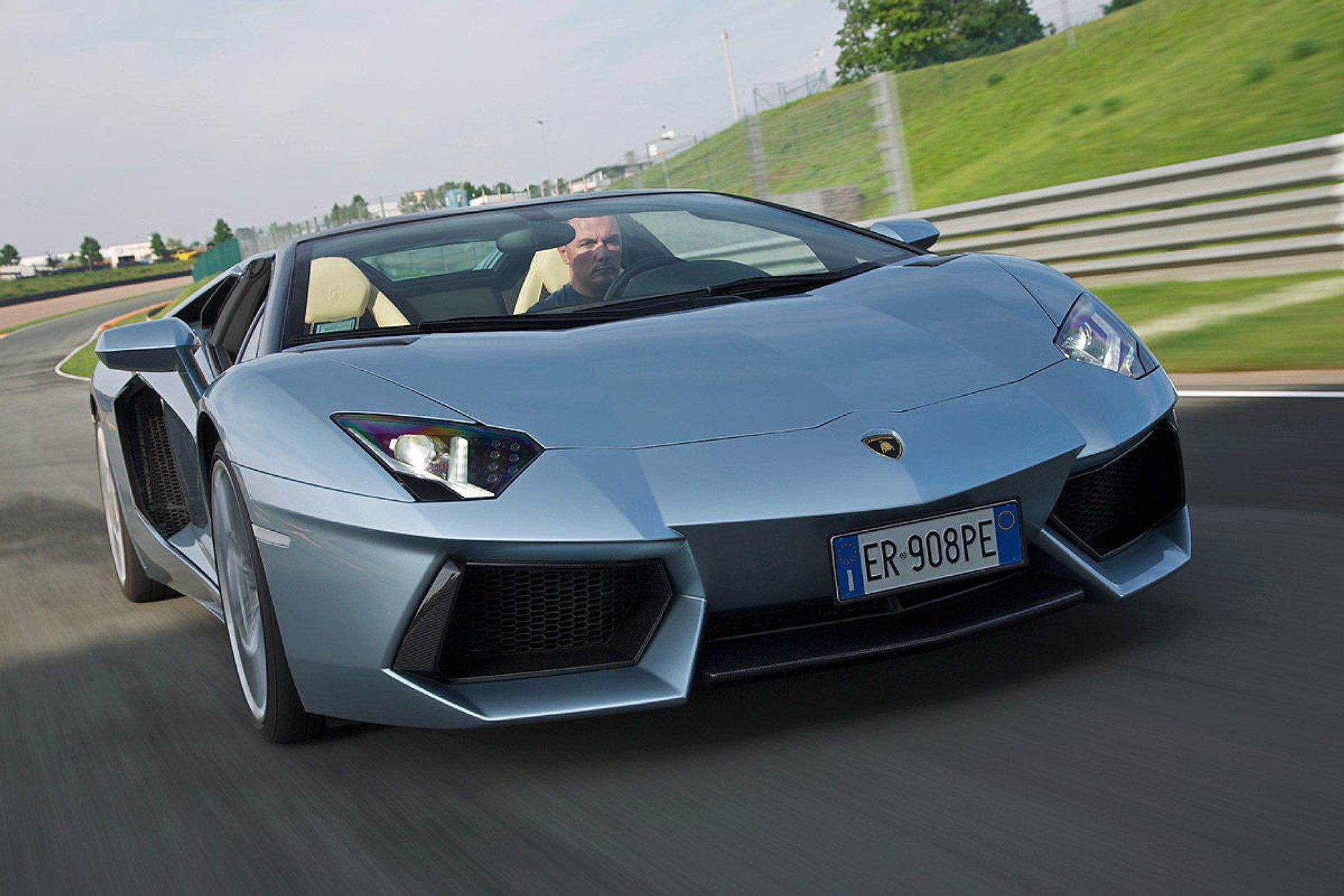 Miejsce 4: Lamborghini Aventador LP700-4 Roadster