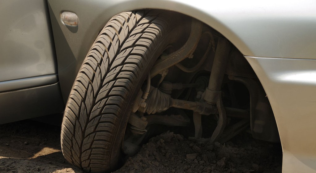 Takie mogą być skutki ignorowania stuków z zawieszenia