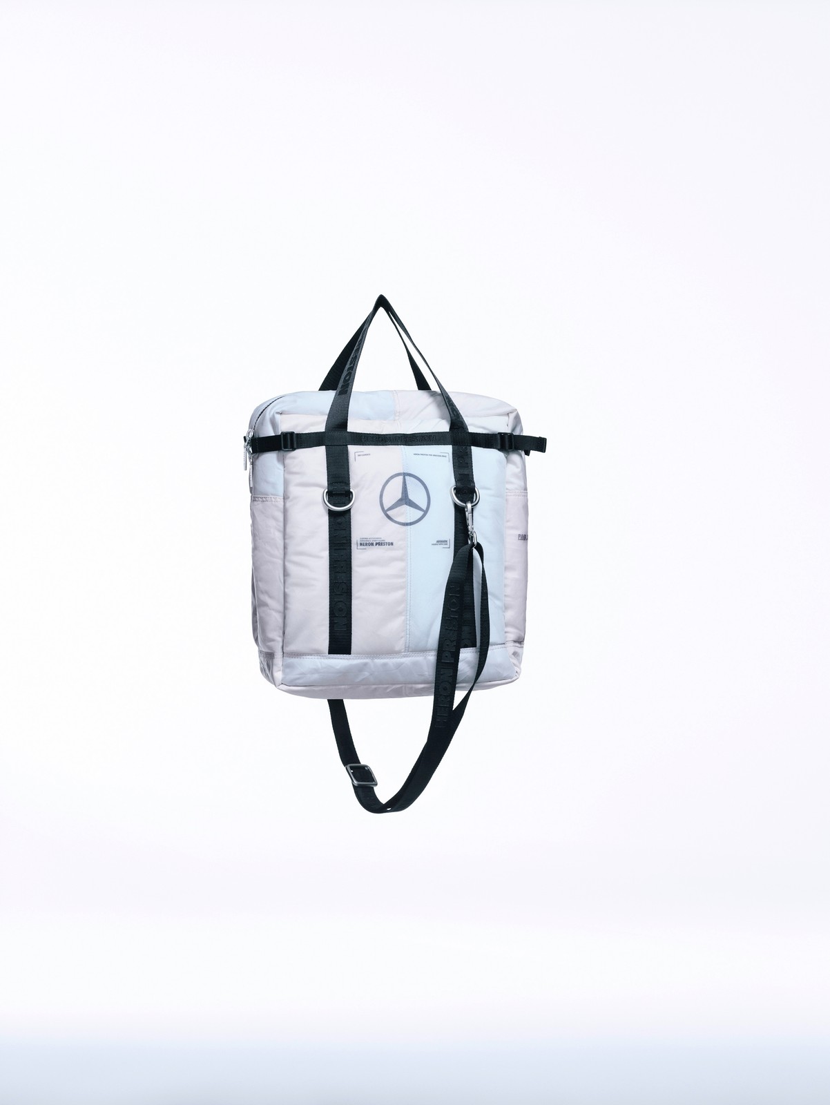 Ubrania stworzone z poduszek powietrznych