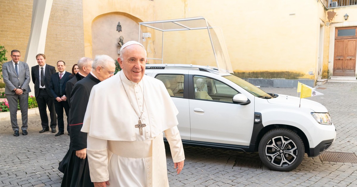 Papieska Dacia Duster