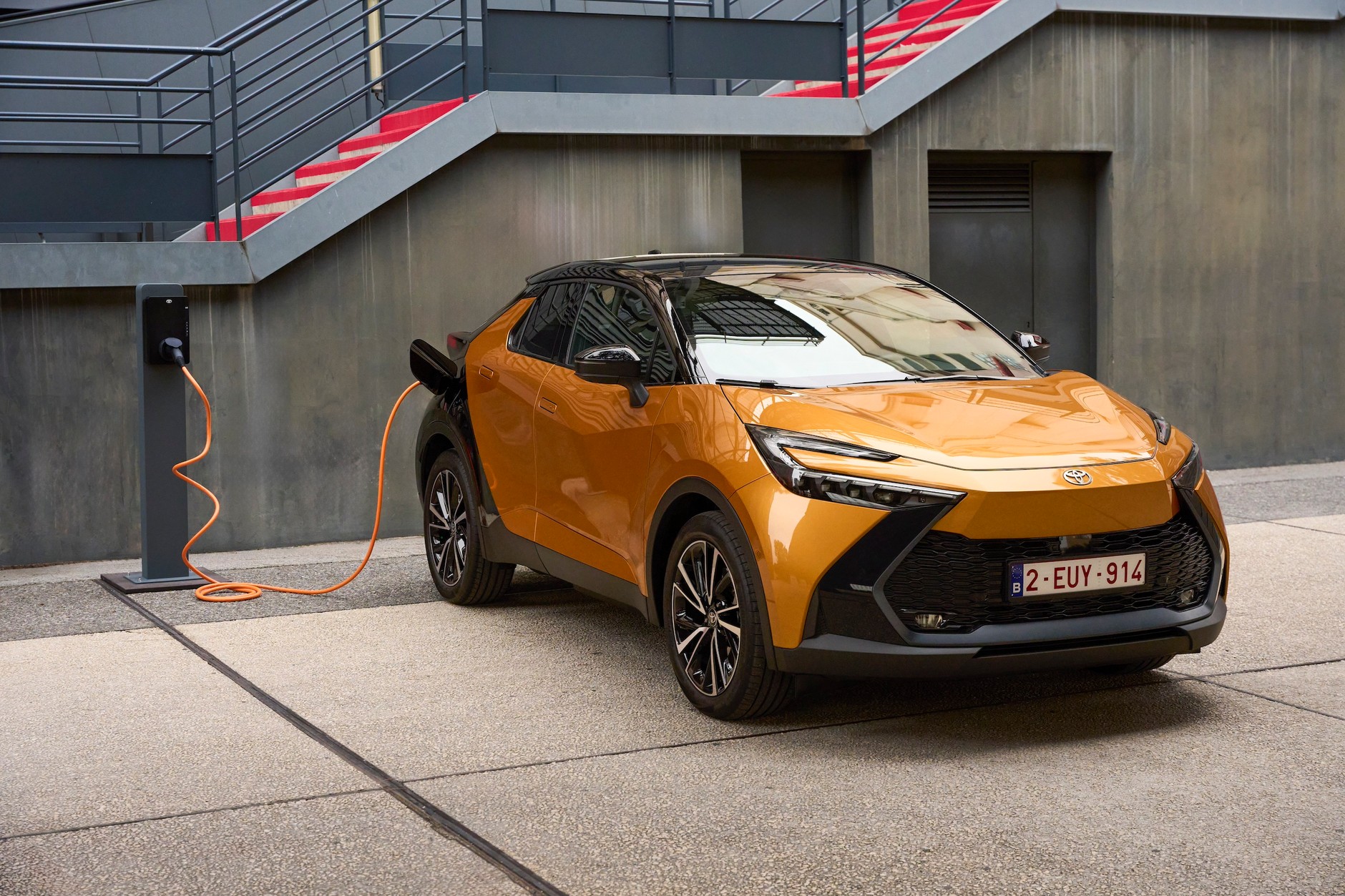 2. miejsce: Toyota C-HR - 590 egz.