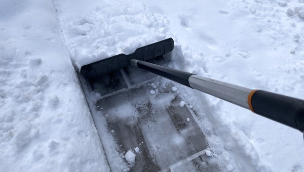 Odśnieżanie publicznego chodnika przy posesji