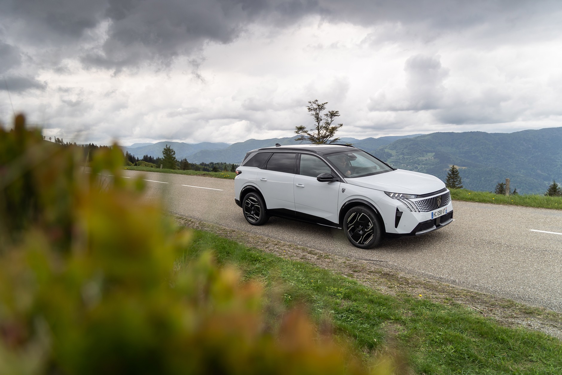 Peugeot E-5008 Dual Motor