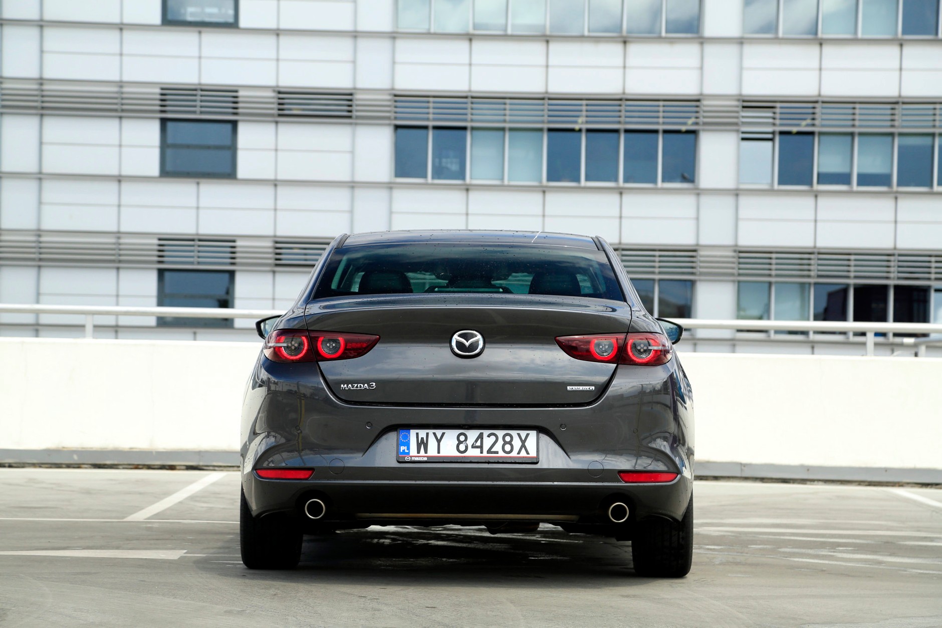 Mazda 3 Sedan 2.0 Skyactiv-G Hikari