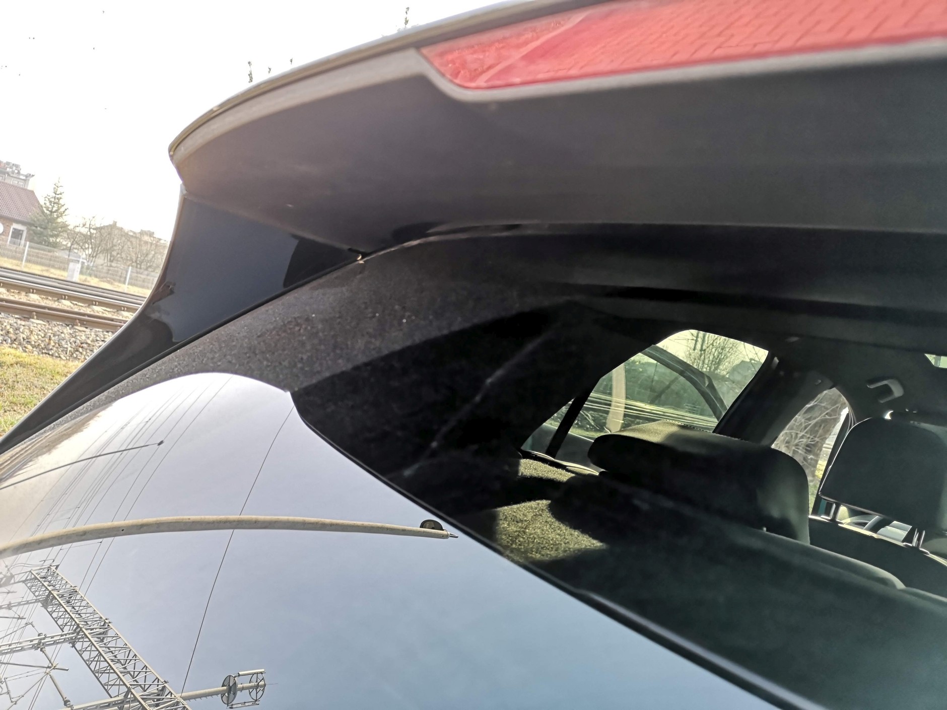 Volkswagen ID3 brudna tylna szyba